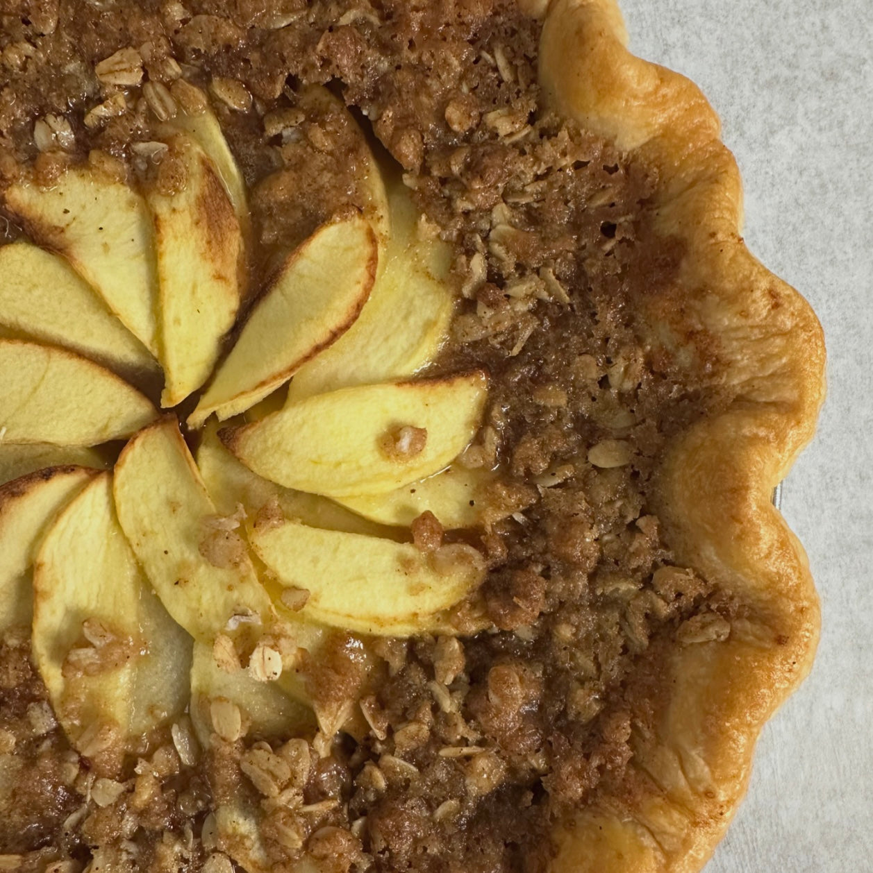 Ellen's Fine Goods Thanksgiving Pre Order - Apple with Brown Butter Chai Crumble